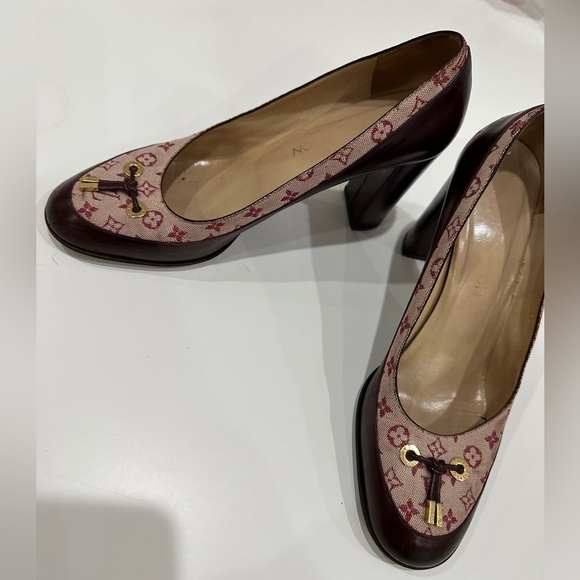Louis Vuitton Shoes - Louis Vuitton Pink Mini Lin Monogram Pumps